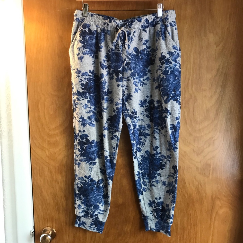 ALMOST FAMOUS Floral jogger pants XL